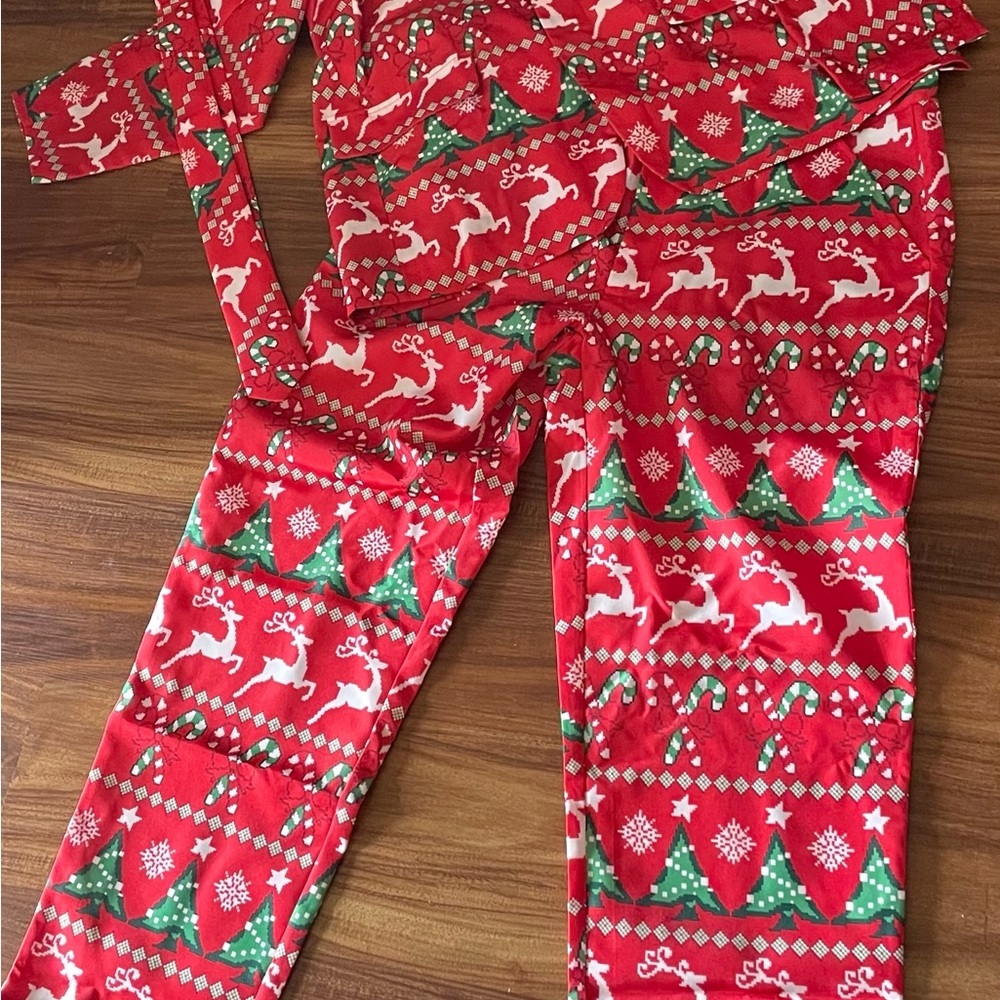 Men’s XL holiday suit.
